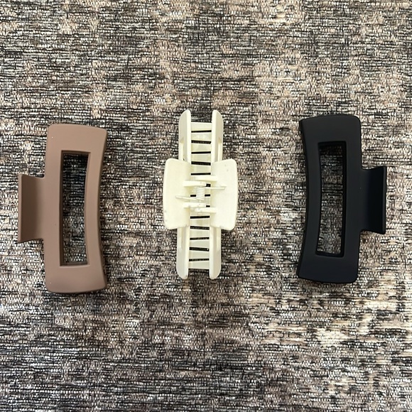 Set of 9 cream, brown and black claw clips - Picture 3 of 4